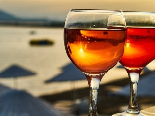 Hvor mange genstande er der i en flaske vin ?